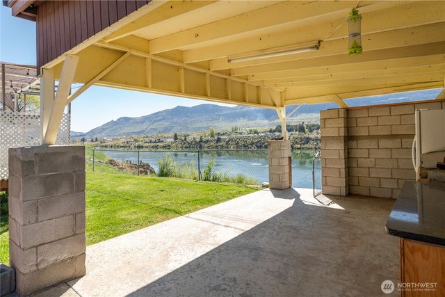 1418 S Tyee Avenue, East Wenatchee, WA 98802