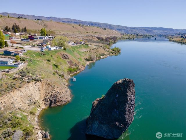 1418 S Tyee Avenue, East Wenatchee, WA 98802