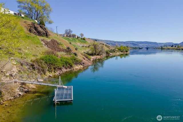 1418 S Tyee Avenue, East Wenatchee, WA 98802