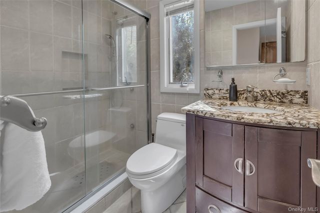 16 Appletree Lane, Huntington Station, NY 11746