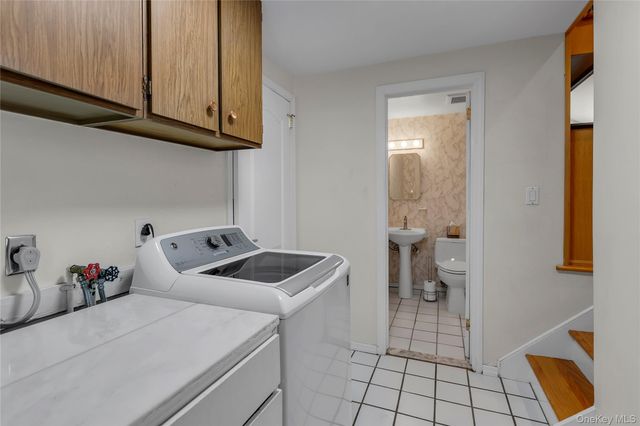 16 Appletree Lane, Huntington Station, NY 11746