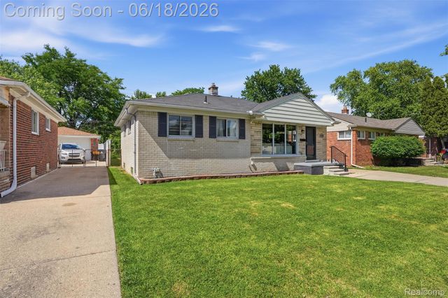 18301 Marquette Street, Roseville, MI 48066