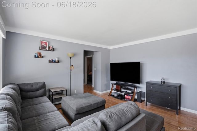 18301 Marquette Street, Roseville, MI 48066