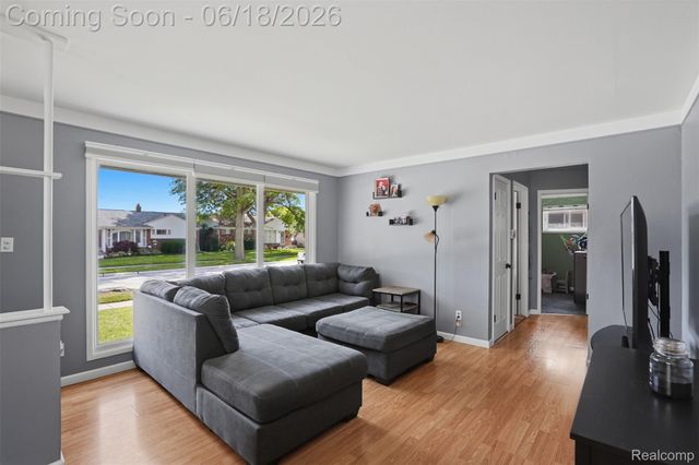 18301 Marquette Street, Roseville, MI 48066