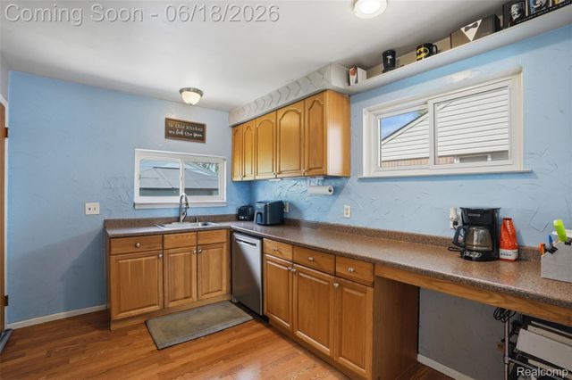 18301 Marquette Street, Roseville, MI 48066