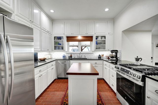 1604 Bedford Dr, Midland, TX 79701