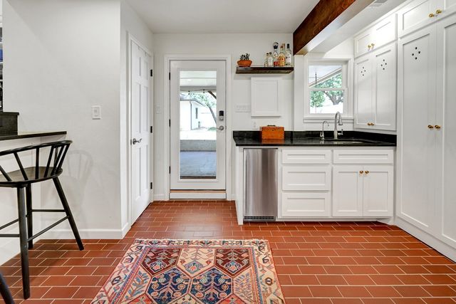 1604 Bedford Dr, Midland, TX 79701