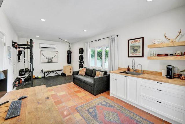 1604 Bedford Dr, Midland, TX 79701