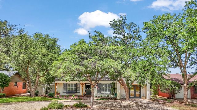 1604 Bedford Dr, Midland, TX 79701