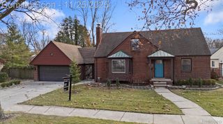 13111 Nadine Avenue, Huntington Woods, MI 48070