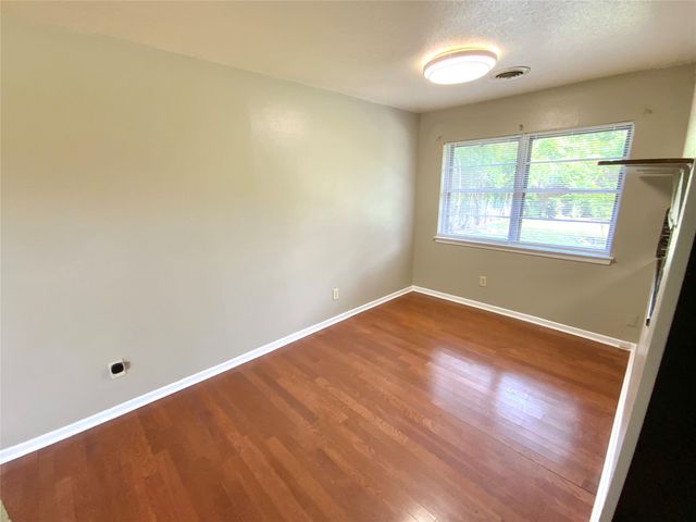 213 Georgian Road, Fort Worth, TX 76134