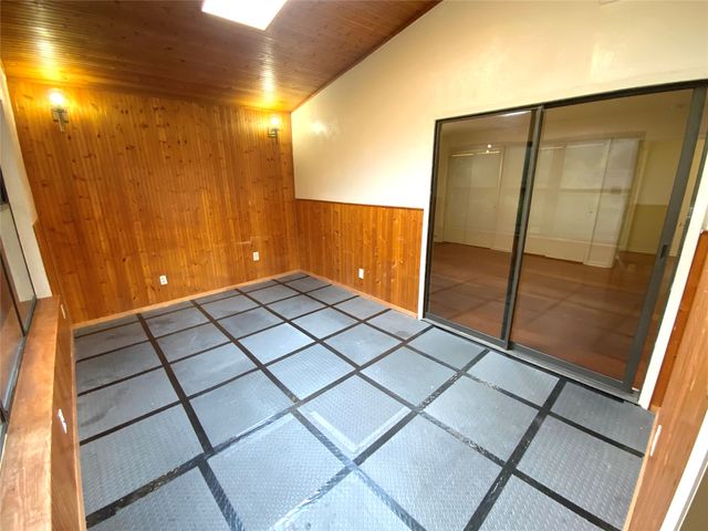 213 Georgian Road, Fort Worth, TX 76134