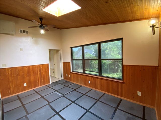 213 Georgian Road, Fort Worth, TX 76134