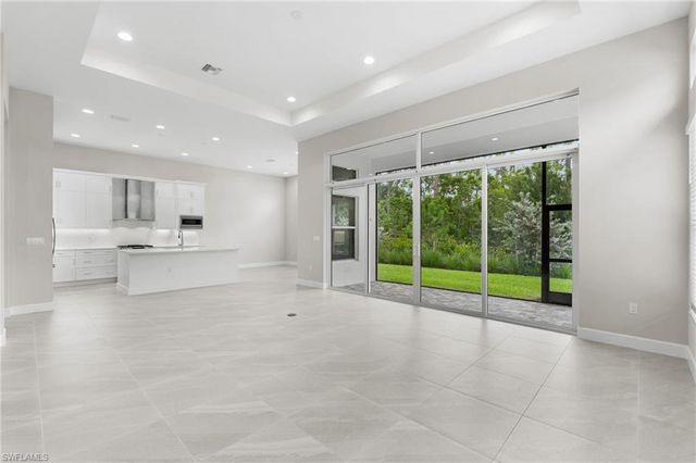 2436 Cambridge WAY, Naples, FL 34112