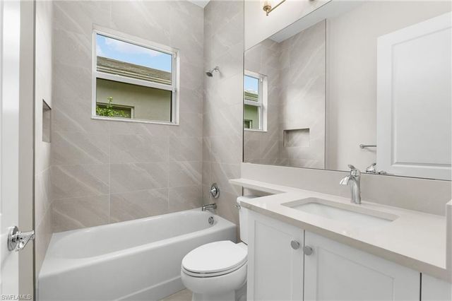 2436 Cambridge WAY, Naples, FL 34112