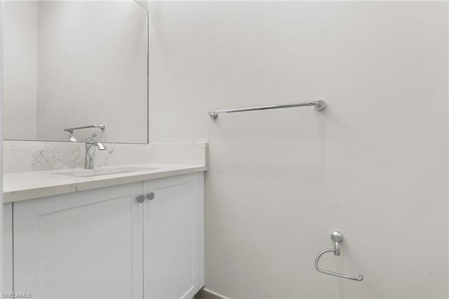 2436 Cambridge WAY, Naples, FL 34112