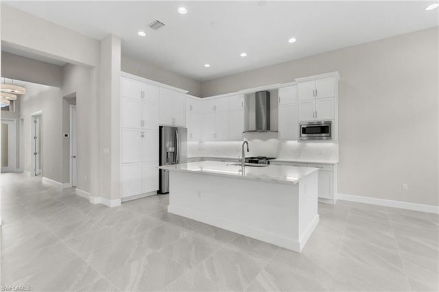 2436 Cambridge WAY, Naples, FL 34112