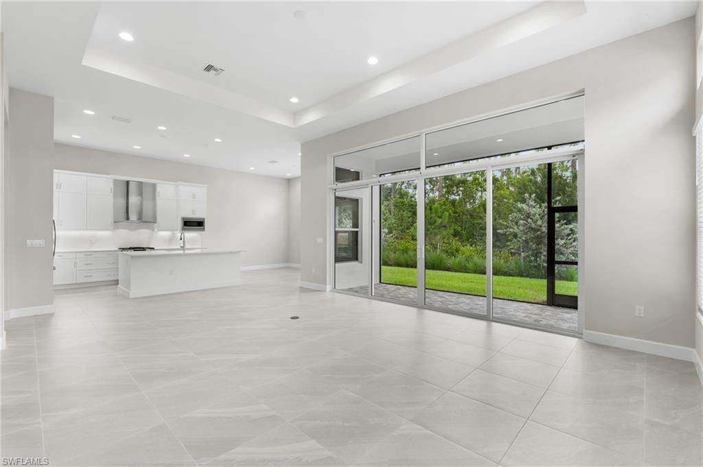 2436 Cambridge WAY, NAPLES, FL 34112 — photo 2