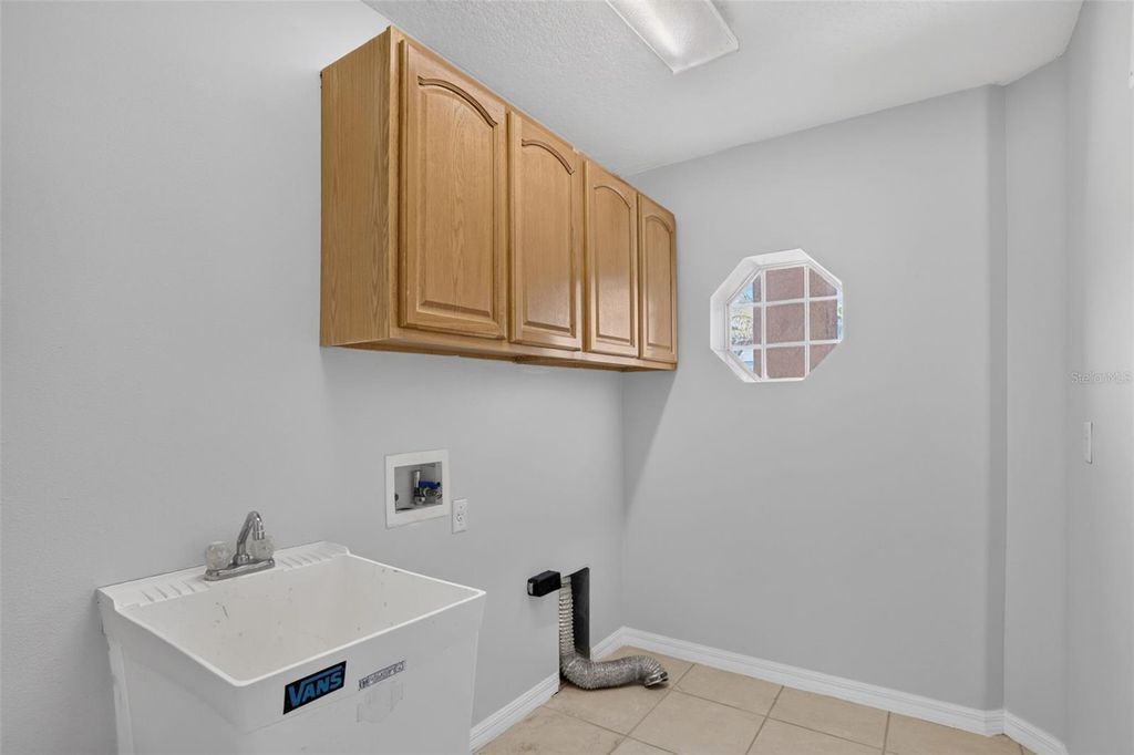 Image 50 of property listing at 2521 BARWICK STREET, Orlando, FL 32824