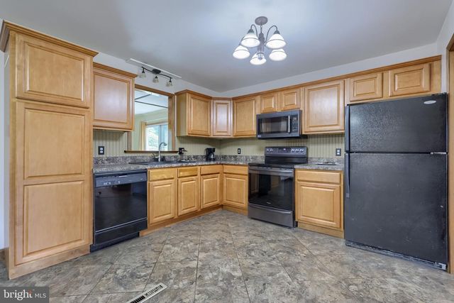 763 DEAVER RD, Quarryville, PA 17566