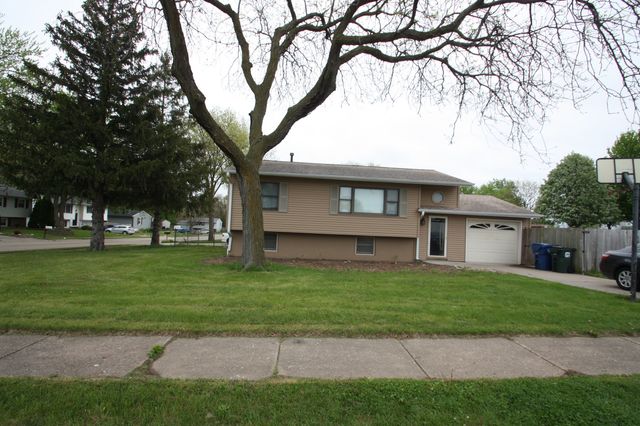 3937 Clark Court, Davenport, IA 52806