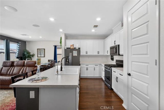 29042 Silverdale Lane, Winchester, CA 92596