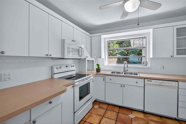 5210 SW 72nd St, Miami, FL 33155