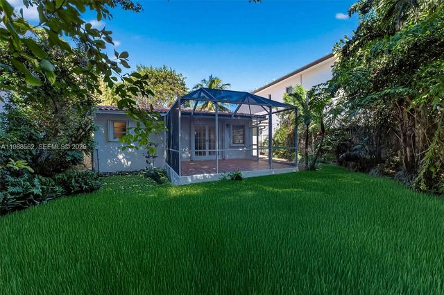 5210 SW 72nd St, Miami, FL 33155