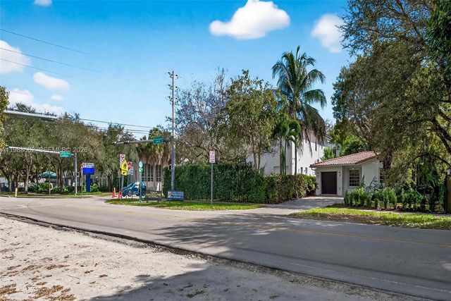 5210 SW 72nd St, Miami, FL 33155