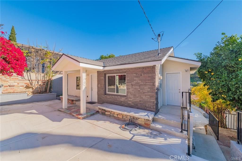 1248 N Bonnie Beach Pl, Los Angeles, CA 90063 — photo 2