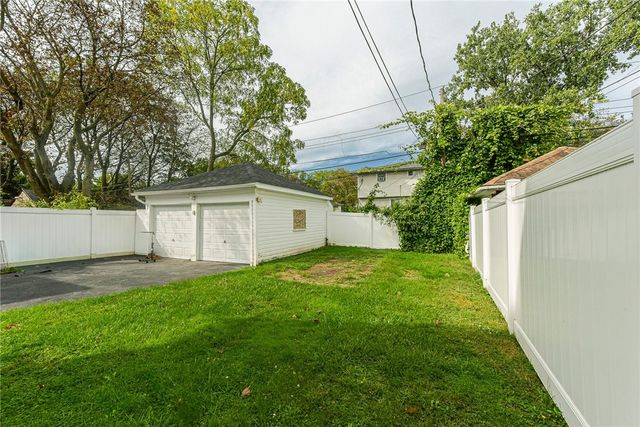 71 Sunset Street, Rochester, NY 14606