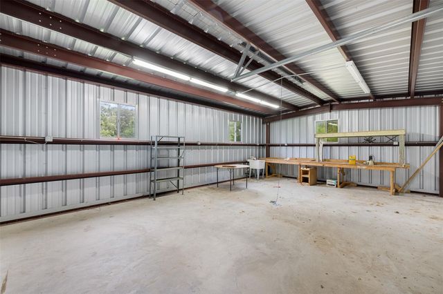 1000 Reese Lane, Columbus, TX 78934