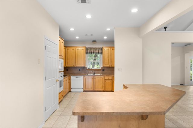 1000 Reese Lane, Columbus, TX 78934