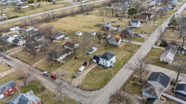 1860 E Ave NW, Cedar Rapids, IA 52405