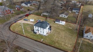 1860 E Ave NW, Cedar Rapids, IA 52405