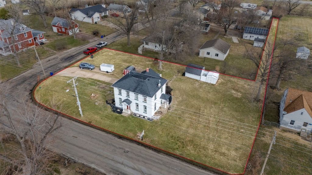 1860 E Ave NW, Cedar Rapids, IA 52405