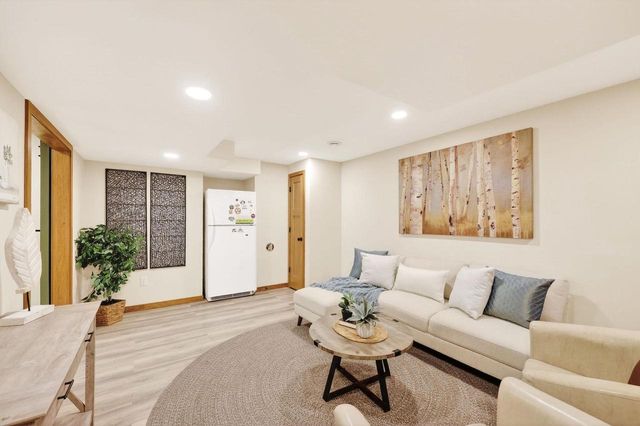 2846 Big Bluestem Parkway, Fitchburg, WI 53711