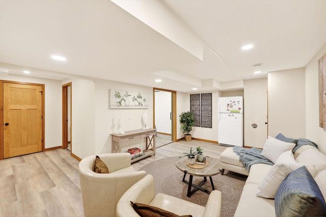 2846 Big Bluestem Parkway, Fitchburg, WI 53711