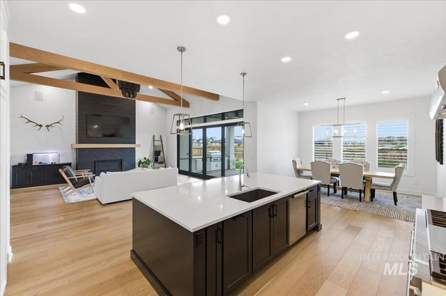 7896 Deerfawn Ln, Eagle, ID 83616