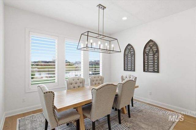 7896 Deerfawn Ln, Eagle, ID 83616