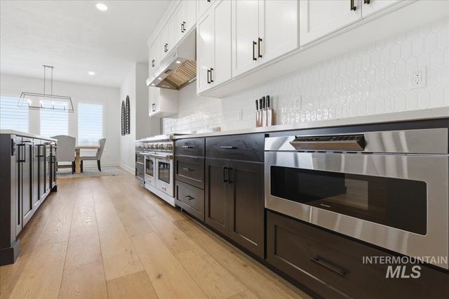 7896 Deerfawn Ln, Eagle, ID 83616