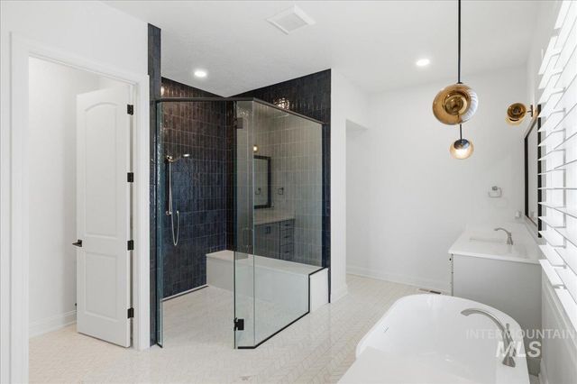 7896 Deerfawn Ln, Eagle, ID 83616