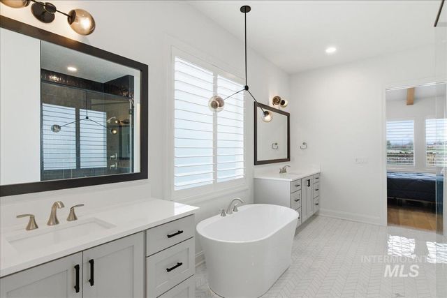 7896 Deerfawn Ln, Eagle, ID 83616