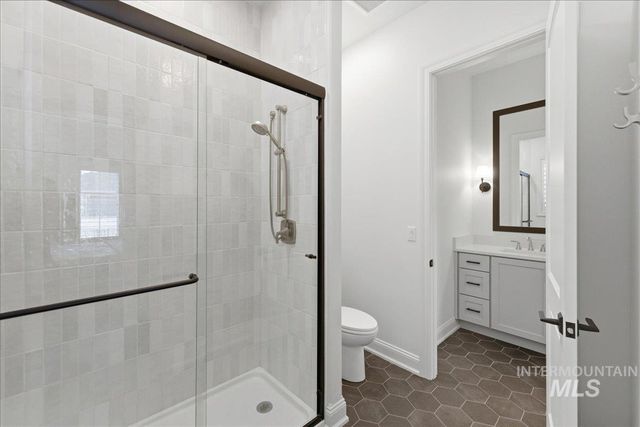 7896 Deerfawn Ln, Eagle, ID 83616