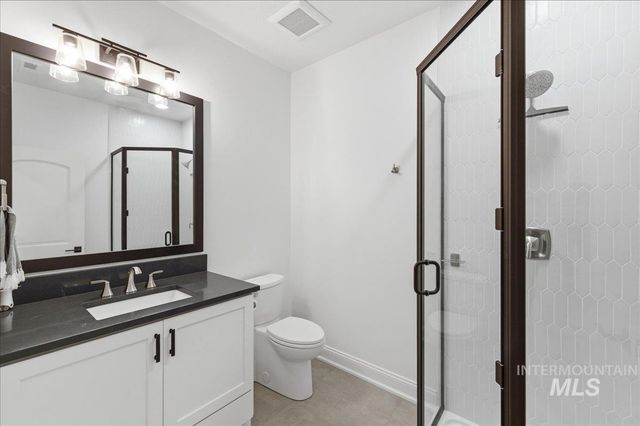 7896 Deerfawn Ln, Eagle, ID 83616