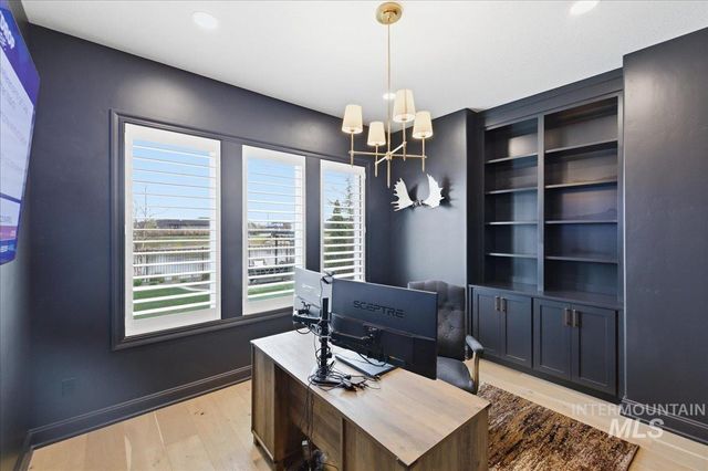 7896 Deerfawn Ln, Eagle, ID 83616