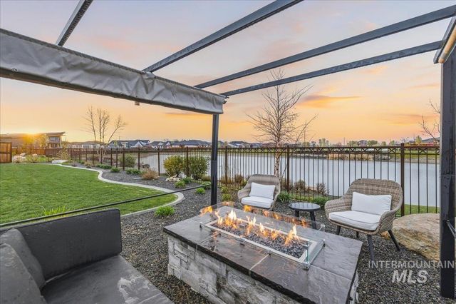 7896 Deerfawn Ln, Eagle, ID 83616