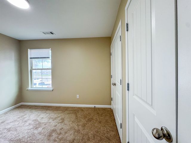 5017 ACORN DR, Memphis, TN 38122