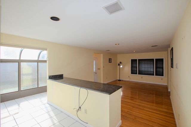 158 Slocum Rd, Dartmouth, MA 02747