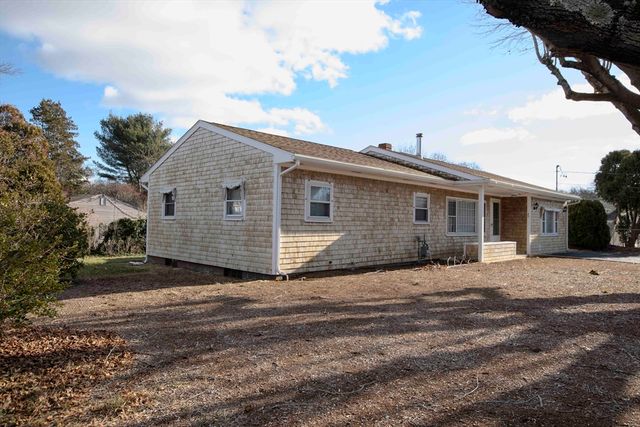 158 Slocum Rd, Dartmouth, MA 02747